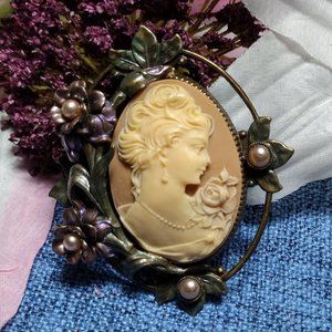 Princess Rose Cameo Pin
